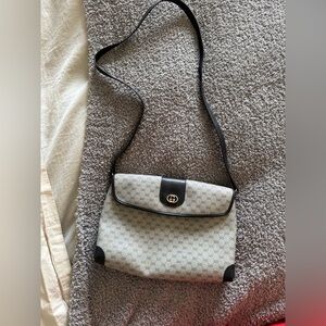 Authentic Vintage Gucci Navy and Cream Crossbody Bag. Great condition!